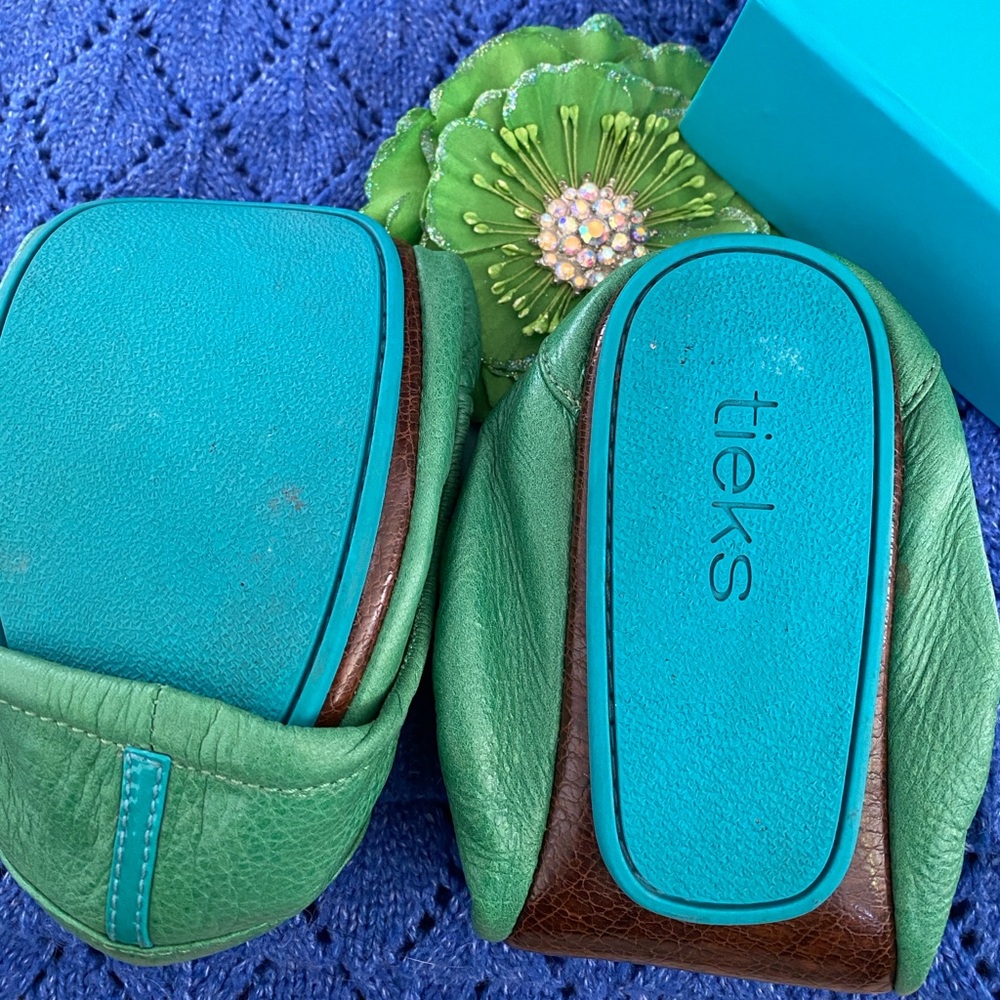 Tieks Clover Green Leather Flats - Picture 5 of 5